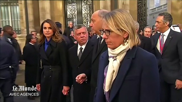 Les dirigeants sont arrivés à la manifestation dans quatre bus