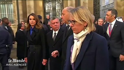 Les dirigeants sont arrivés à la manifestation dans quatre bus