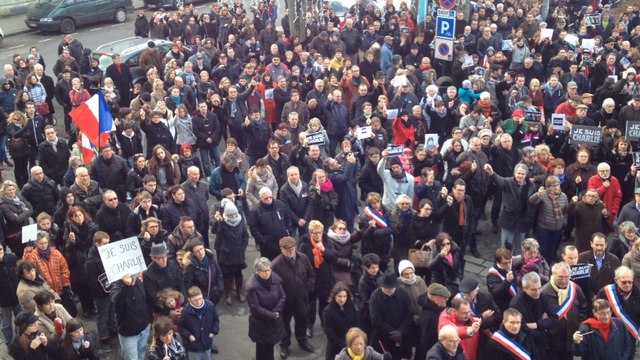 1 700 personnes en hommage à Charlie Hebdo