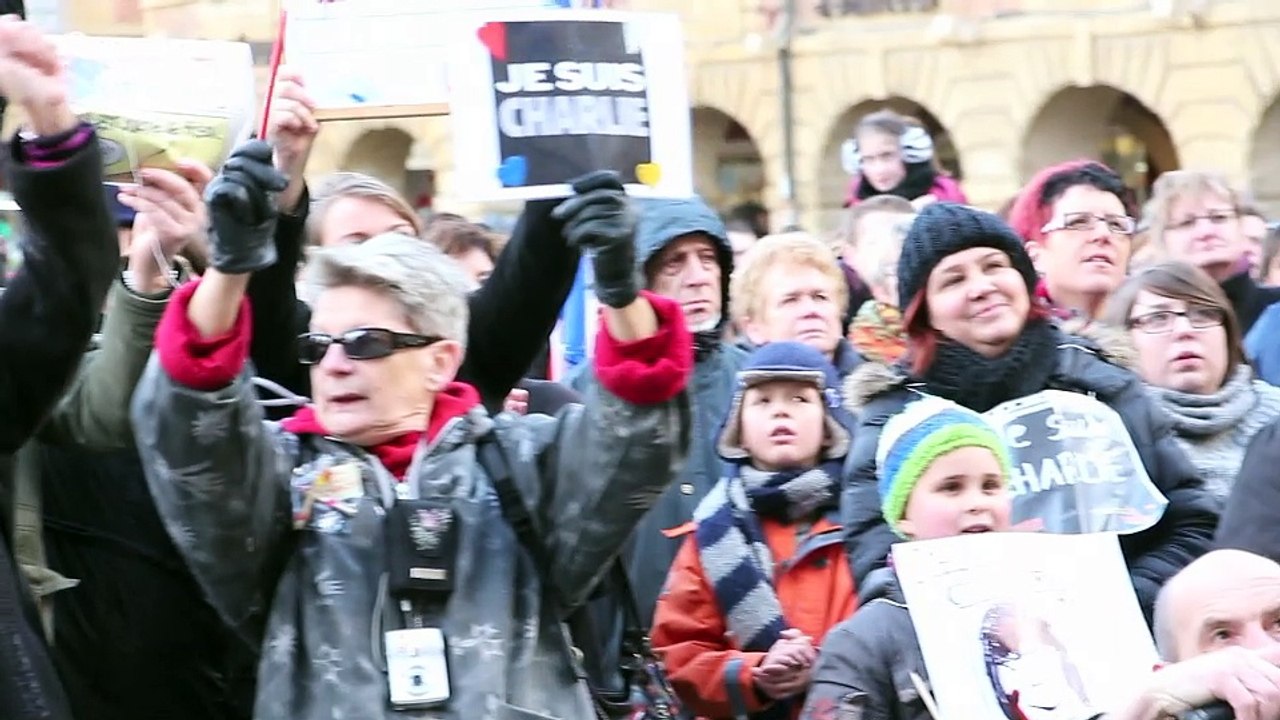 Rassemblement pour Charlie - 12 000 personnes à Charleville