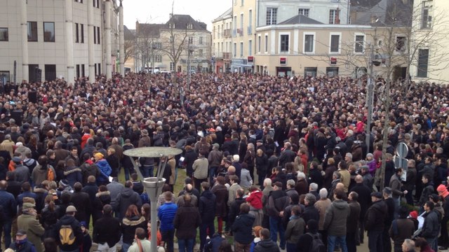 Charlie Hebdo : 1 500 personnes au
