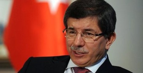 Davutoğlu Paris'te Konuştu: Cami Saldırılarına Karşı Aynı Hassasiyeti Bekleriz