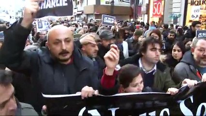 Binlerce kişi Fransa için yürüdü