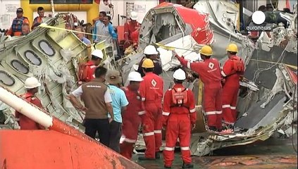 Обнаружены сигналы "чёрных ящиков" самолёта AirAsia