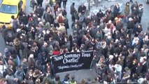 Fransa'daki Terör Saldırısını Protesto Yürüyüşünde Gerginlik