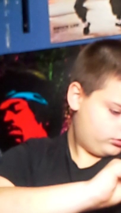 random chubchuhb hitting himself