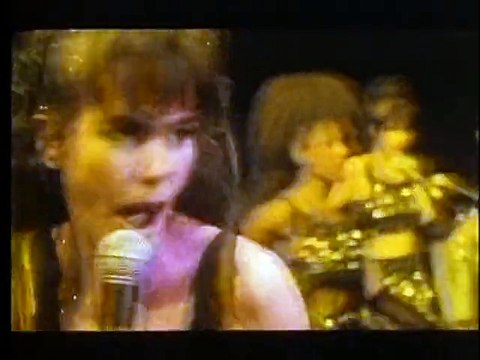 LIO - Je casse tout ce que je touche (Clip officiel)