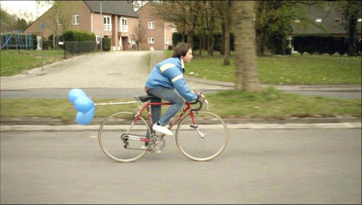 Architecture in Helsinki - Escapee (A.CARD "Starry Knight" Remix)