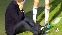 Roberto Mancini falls down because of the ball hit him ( Inter Milan vs Genoa )