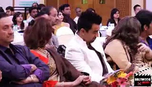 Hrishitaa Bhatt, Ajaz Khan, Ravi Kishan @ Golden Achiever Awards 2015 !