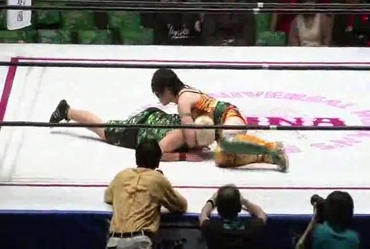 Kagetsu & Maki Narumiya vs. Meiko Tanaka & Mika Iida (REINA)
