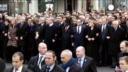 Francia: una cinquantina di leader internazionali gridano insieme "no" al terrorismo