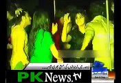A mud party in Lahore - Just some Boys & Girls Chilling