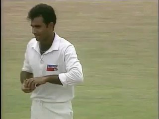 Last Over Before LUNCH, BRAINLESS batting by JUNIOR MURRAY, 1993