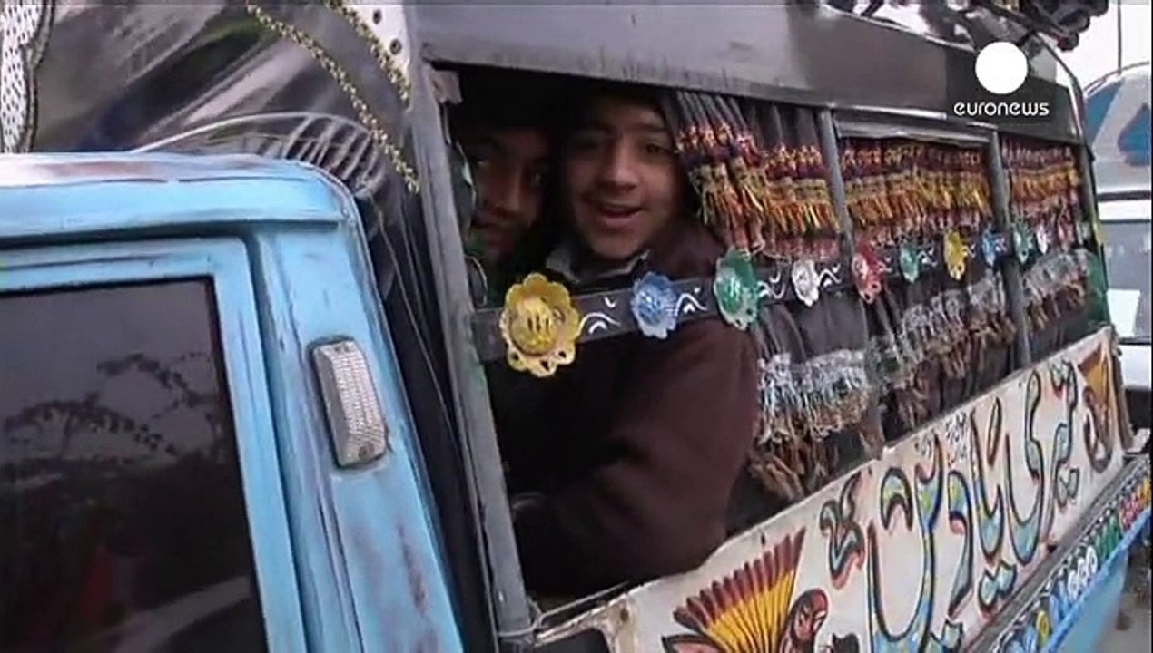 Rückkehr in den Alltag: Pakistanische Schule nach Angriff wiedereröffnet