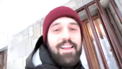 Little Chihuahua Can’t Run In The Snow