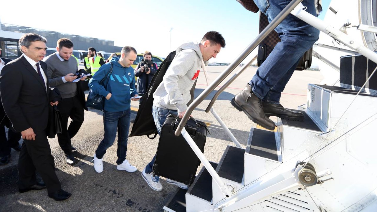 #BallondOr2014 - Messi and Iniesta leaving Barcelona for FIFA Ballon d'Or gala
