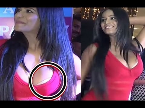 Poonam Pandey’s WARDROBE MALFUNCTION At Malini And Company Event