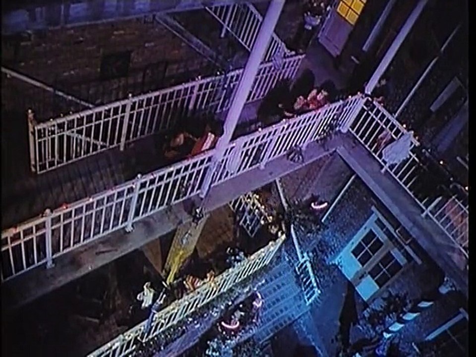 LIO - Fallait pas commencer (Clip officiel)