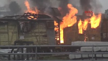 Adana Hurdaya Ayrılan Vagonlar Yandı