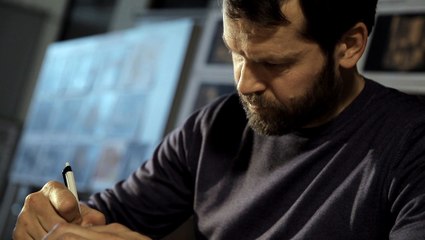 Martino Gamper signe les vitrines Prada