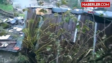 Zonguldak Yamaçtaki Ev Heyelanda Hasar Gördü