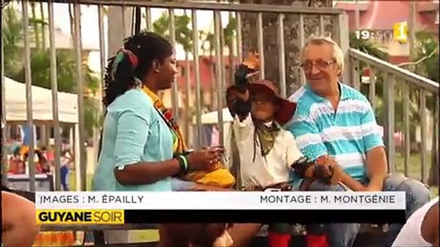 Carnaval, défilé rue de Cayenne