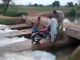 New very funny Pakistani bike clips.