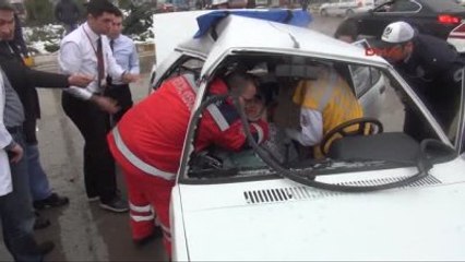 Bartın Trafik Işıkları Yanmayan Kavşakta Kaza 2 Yaralı