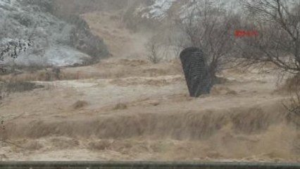 Tem Bağlantı Yolunda Sel Baskını