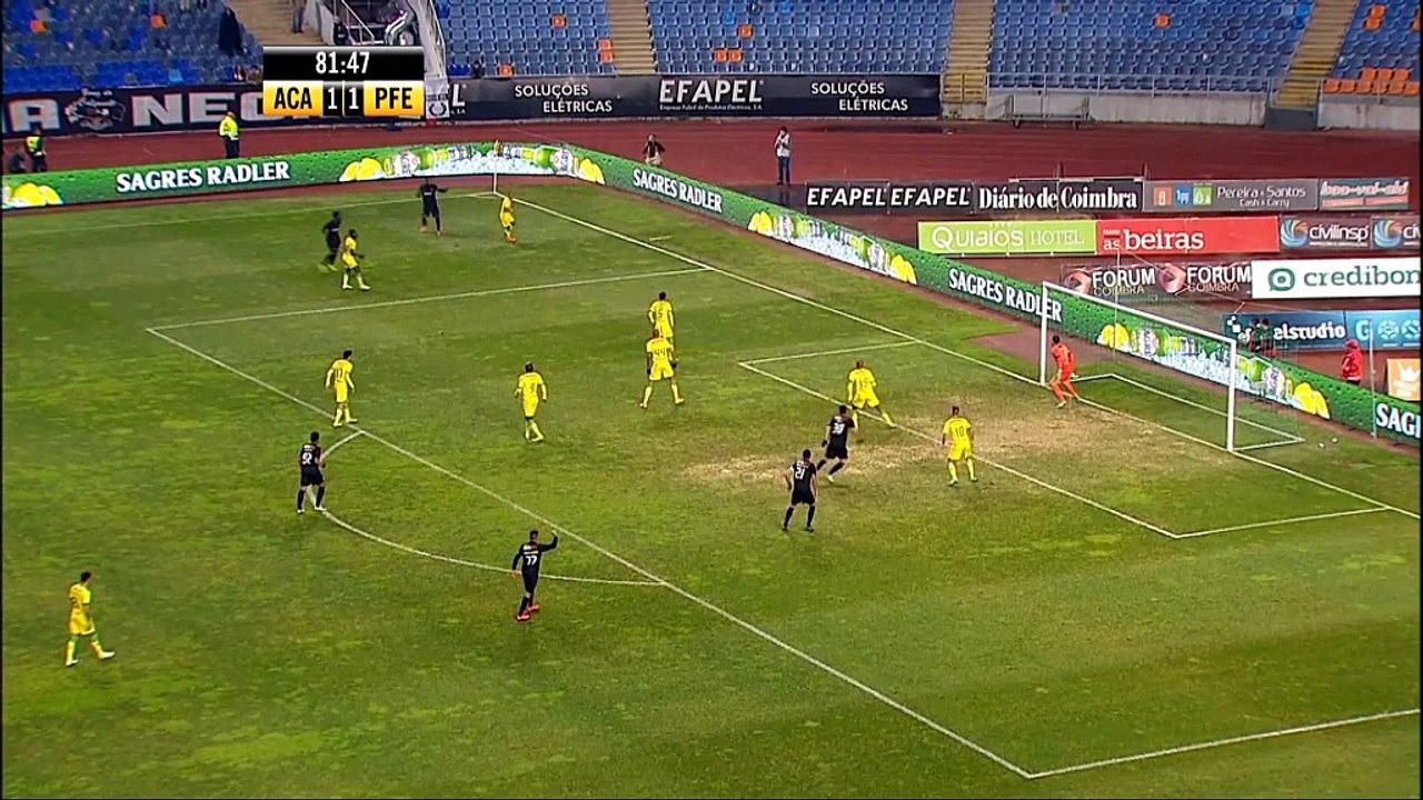 Joker Mineiro sticht mit erstem Ballkontakt