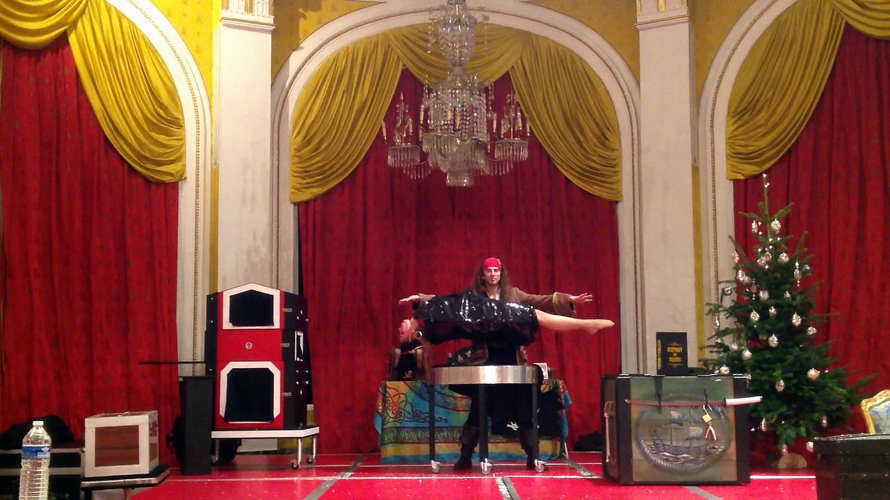 Magicien Côte d'azur Sylvain BOTTELLO "Real illusions "
