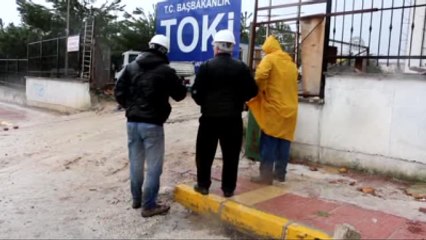 Şiddetli Rüzgar İnşaat Halindeki Yurt Binasının Çatısını Uçurdu