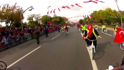 29 Ekim Törenlerinde Vali ve Belediye Başkanı Genç Mihmandarları Selamladı