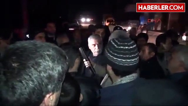 Şanlıurfa Elektrik Kesintilerine Tepki Gösterip Dedaş Aracını Alıkoydular