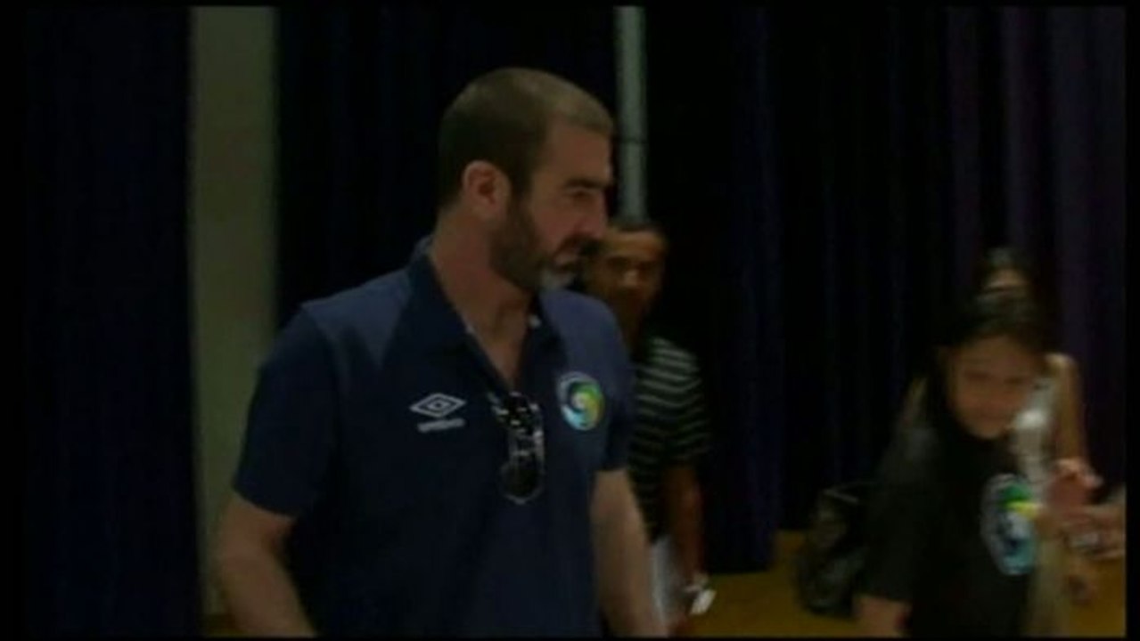 FOOT - JUSTICE : Cantona arrêté à Londres