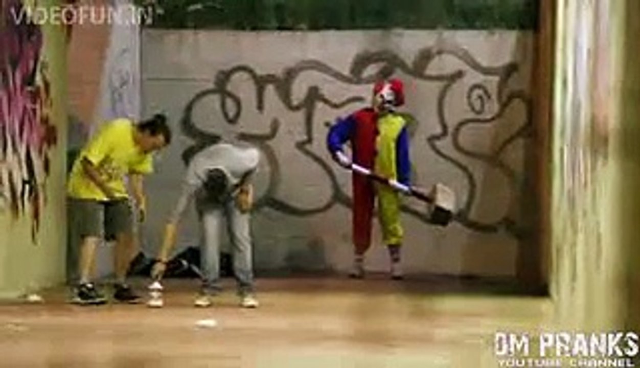 Killer Clown Returns Scare Prank-by Entertainment & Fun Videos