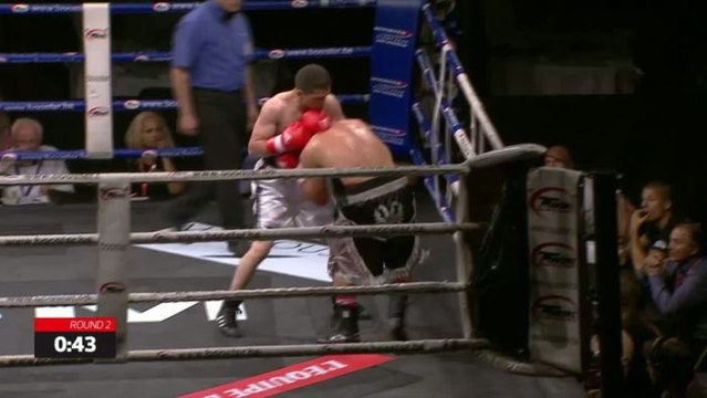 BOXE - POIDS PLUME : Djekhir vs Nagy