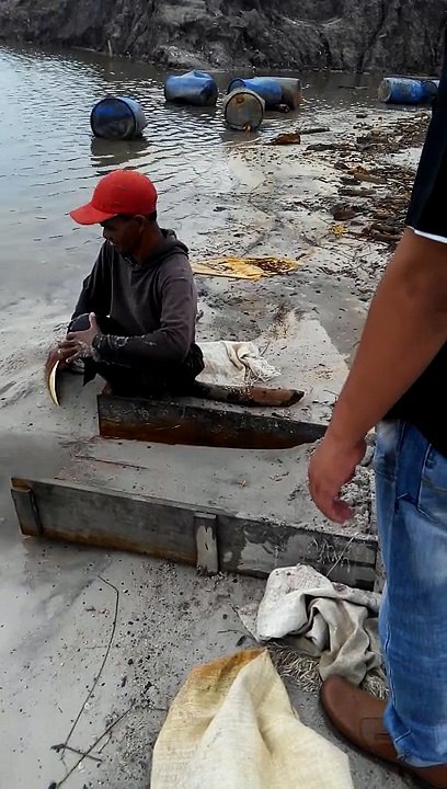 Timah di cari dàtang