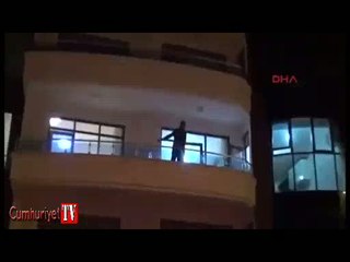 Karısına kızıp eşyaları 2. kattan aşağı attı