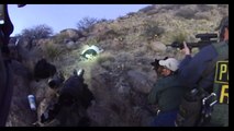 La police d'Albuquerque utilise grenades, chien d'attaque et fusils pour arreter un SDF