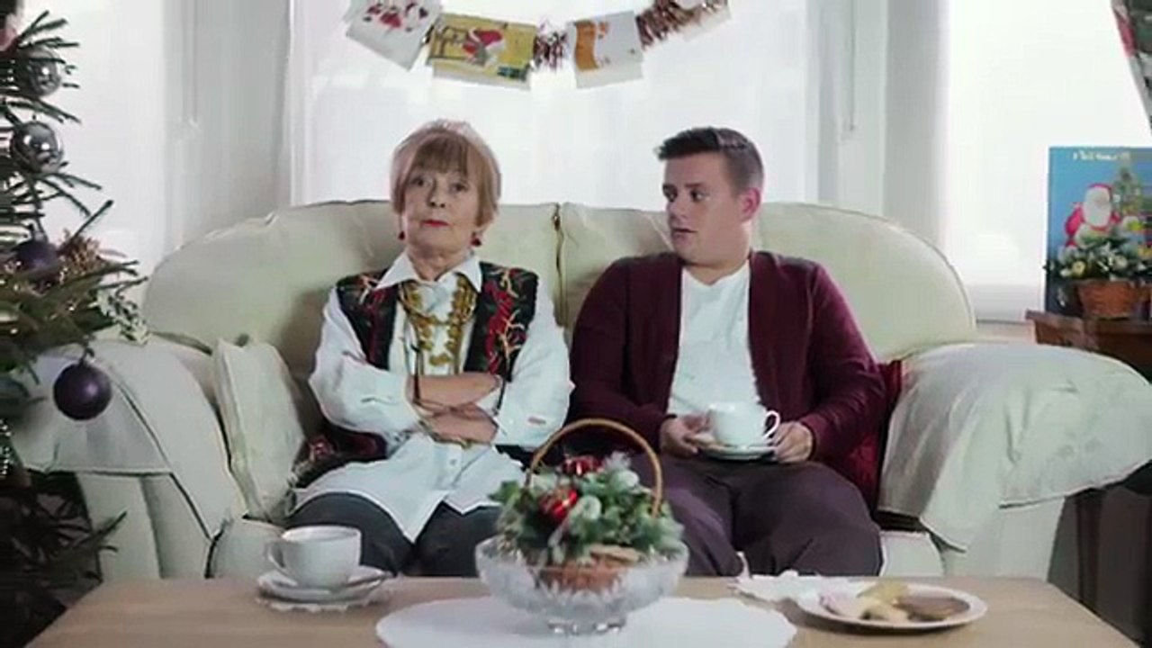 Adam & Eve DDB Londres pour Phones 4U - téléphonie mobile, "Auntie" - novembre 2013