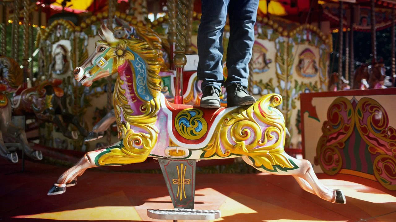 Abbott Mead Vickers BBDO (AMV BBDO) pour Eurostar - compagnie ferroviaire, "Maybe" - octobre 2013 - Londres en français