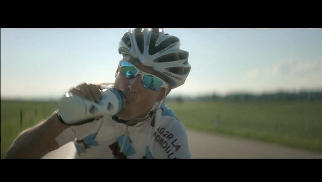 AG2R La Mondiale - assurance - juillet 2010 - "Le contraire de seul au monde", "Le chien"