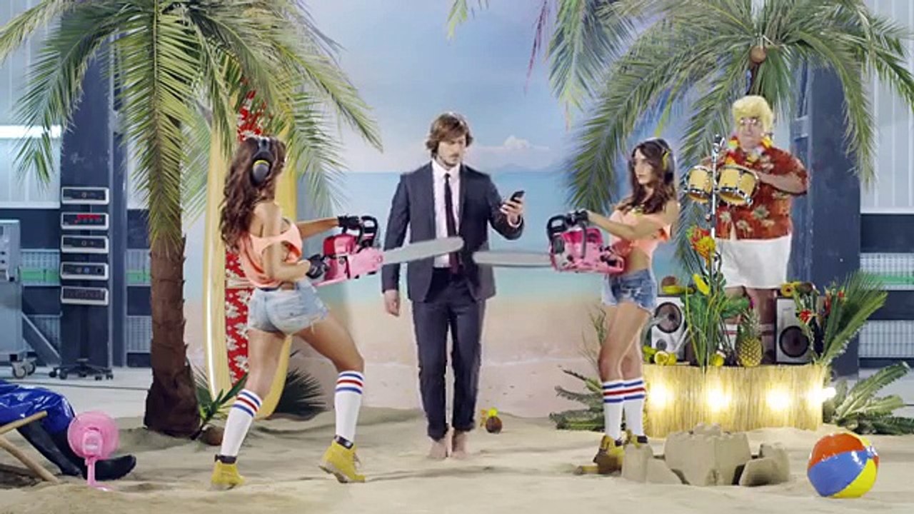 BETC pour Boursorama Banque - banque en ligne, "Torture test" - novembre 2013 - limbo tronçonneuse