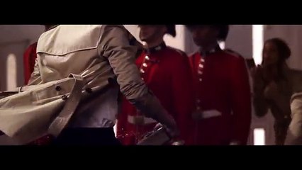 Burberry - vêtements et accessoires, «From London with love, avec Romeo Beckham» - novembre 2014