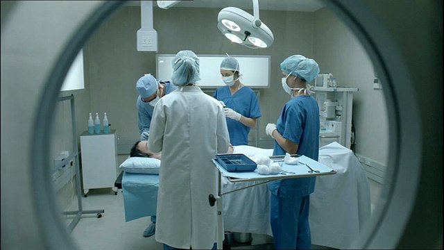 Cetelem (BNP Paribas Personal Finance) - crédits - mars 2010 - Il ne suffit pas de ressembler à Cetelem pour faire du Cetelem , Chirurgie