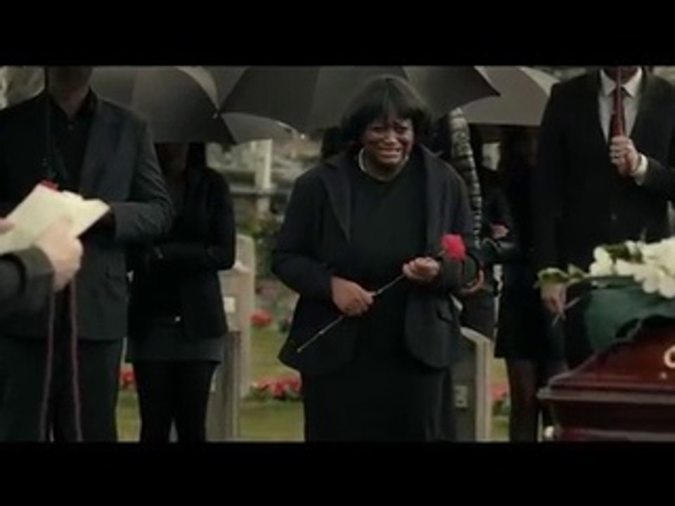 CLM BBDO pour Snickers (Mars) - barre chocolatée Snickers Minis, «T'es à moitié toi quand t'as à moitié faim» - mai 2014 - RIP
