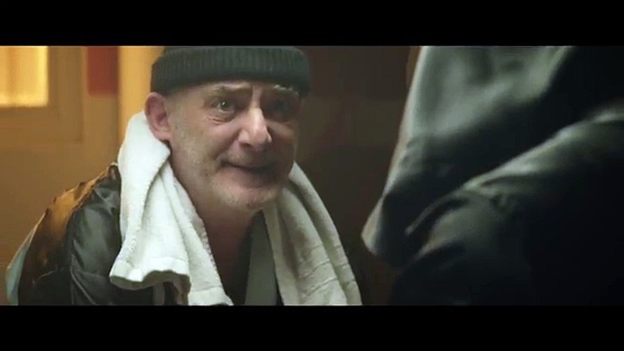 CLM BBDO pour Snickers (Mars) - barre chocolatée Snickers Minis, «T'es à moitié toi quand t'as à moitié faim» - mai 2014 - boxe