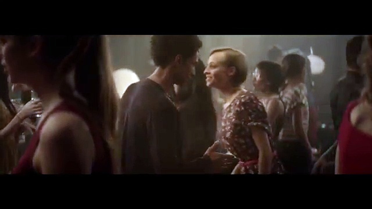 Buzzman pour Meetic - site de rencontres, "Les gens n'attendent que vous" - janvier 2014 - le garçon et la fille que tout le monde s'arrache